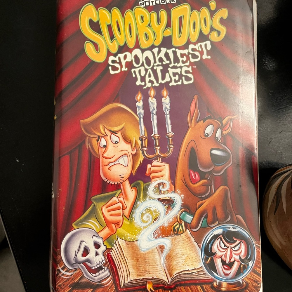 Cartoon Network Scooby-Doo's Spookiest Tales - Red and Brown